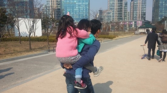 어부바 이미지