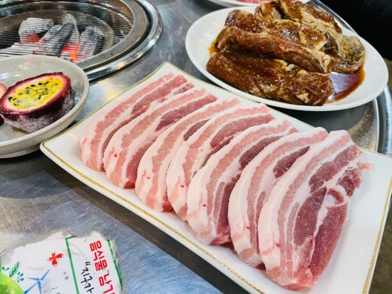 소랑돼지랑 이미지