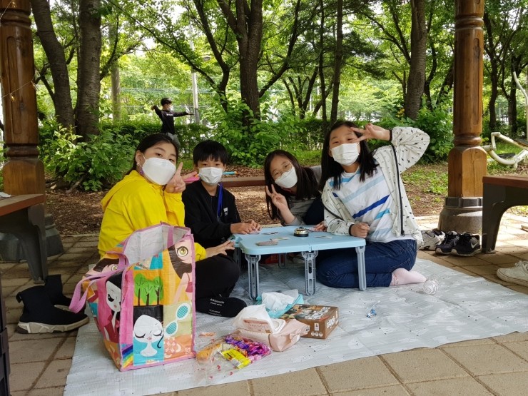 너와나의피크닉 이미지