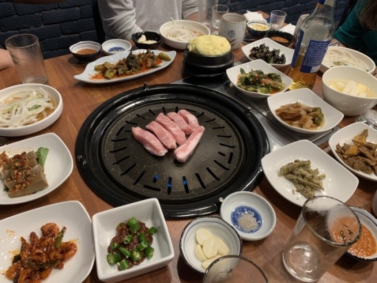 돼지먹고행복하소 이미지