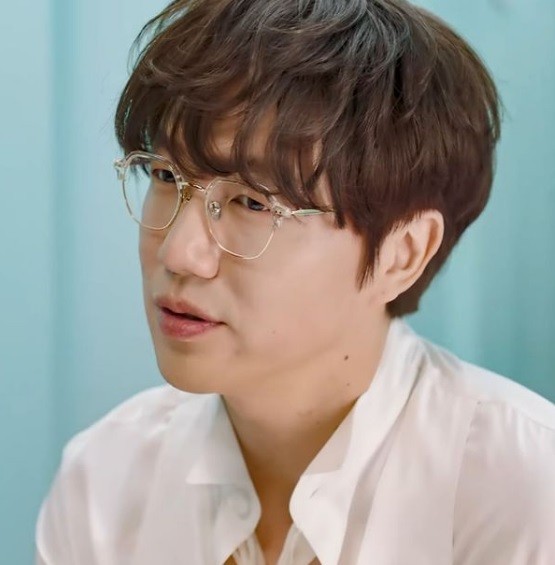 일공공일 안경콘택트 이미지