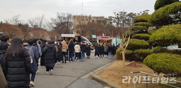 명품츄러스 이미지
