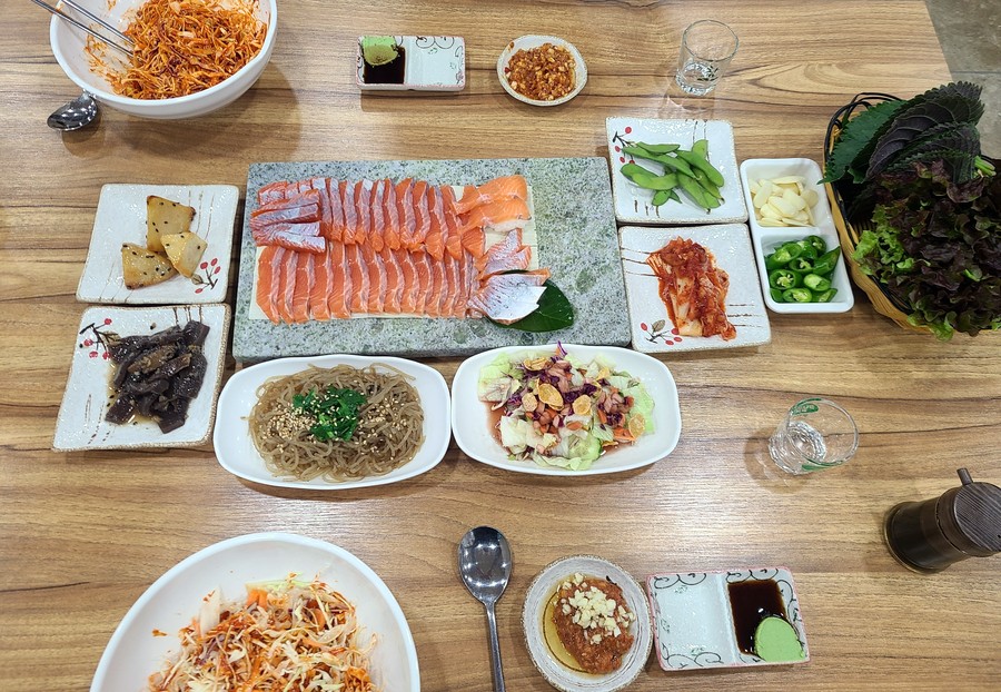 봉산암반수송어회 이미지