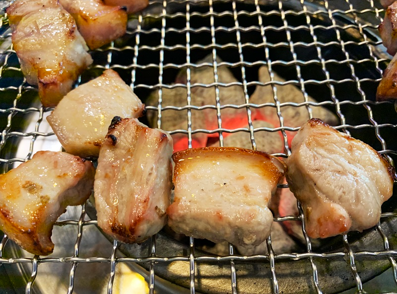 꽃돼지숯가마 이미지