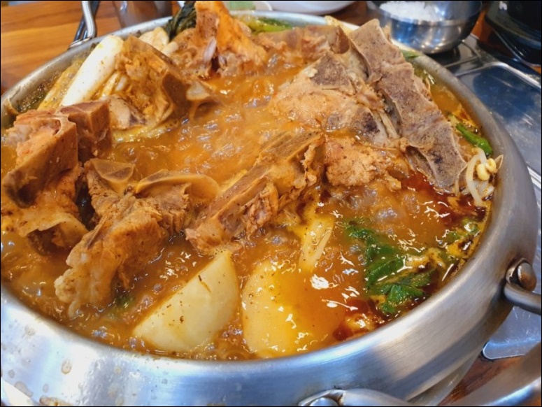 놀부네감자탕 이미지