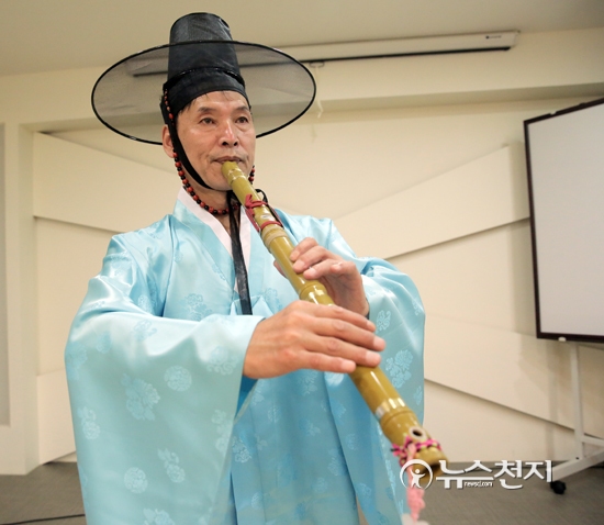 퉁소 명인 오청룡 칠갑산 연주 - 퉁소와 단소의 금음체질 : 네이버 블로그