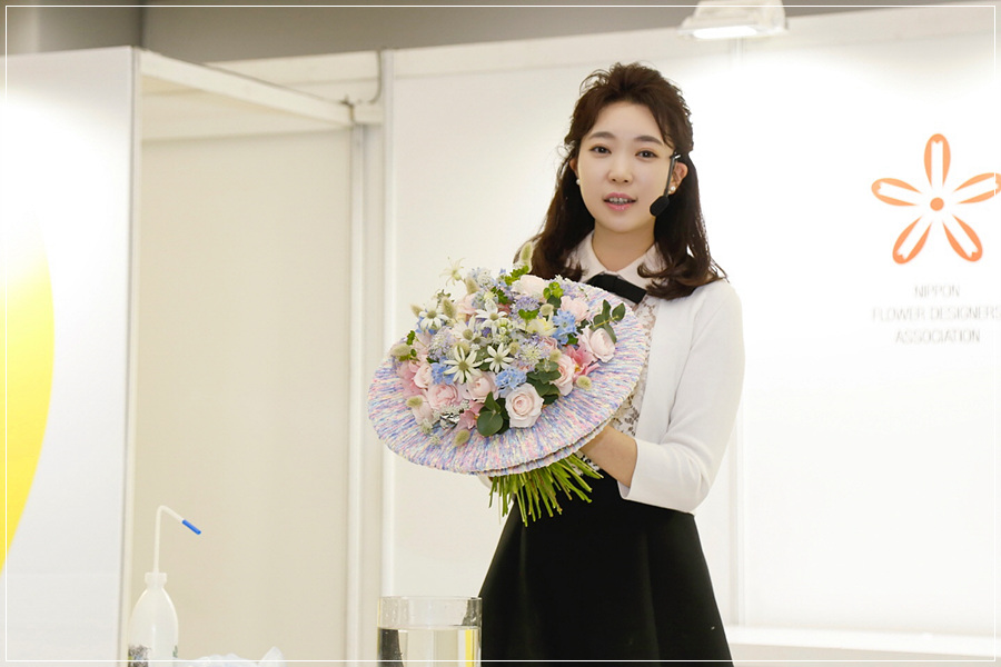 꽃과정원 이미지