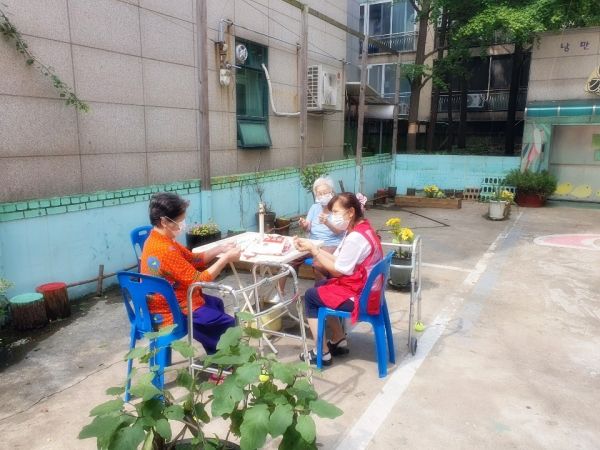 봄날한강요양원 이미지