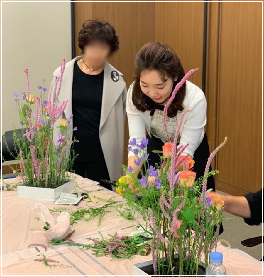 꽃과정원 이미지