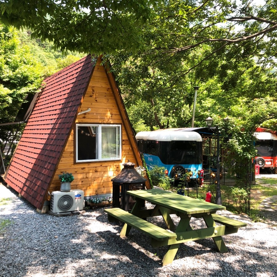 지리산 벚꽃 카라반 캠핑장 이미지