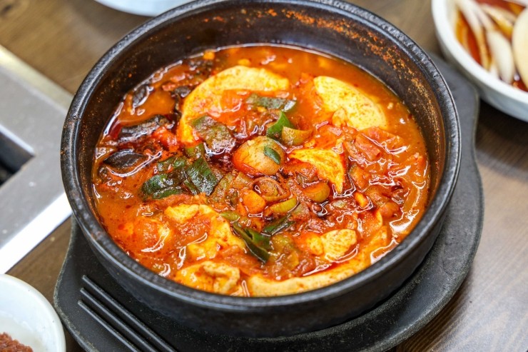 돼지삼형제 이미지