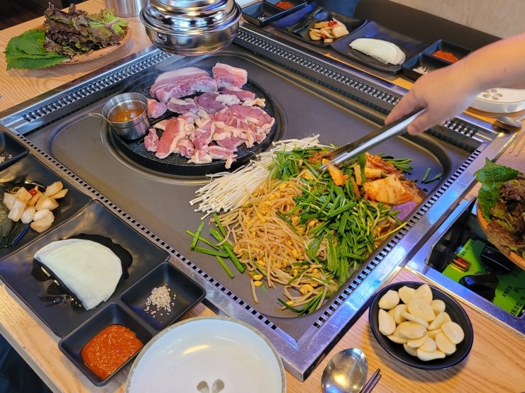 오리와흑돼지 이미지