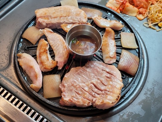 화돌 이미지
