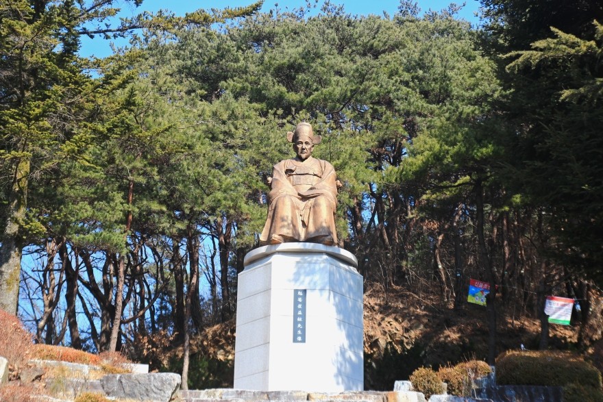 등산로 없는 산 이미지