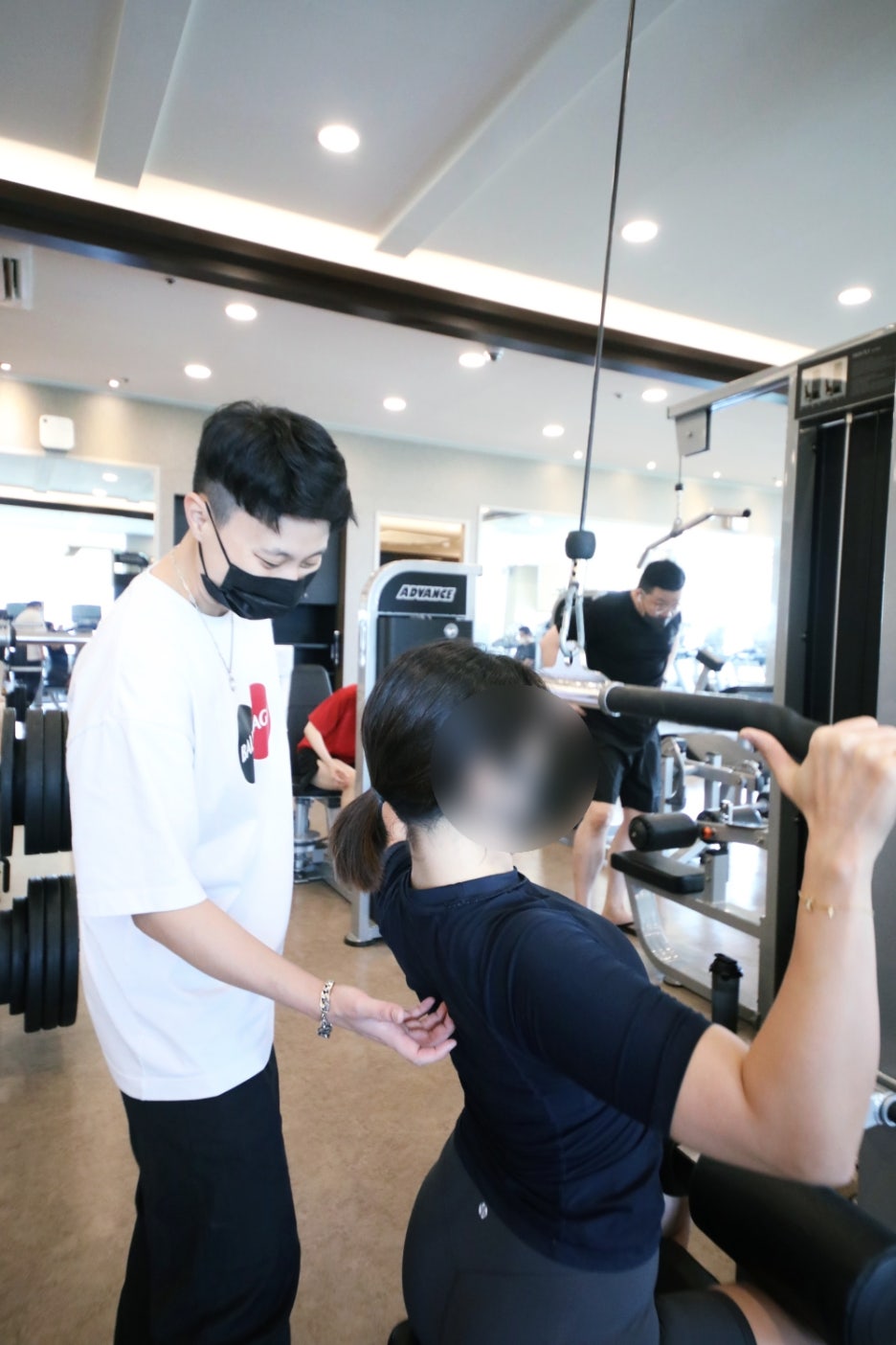 인어스휘트니스 이미지