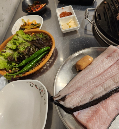 처음본명품민물장어 이미지