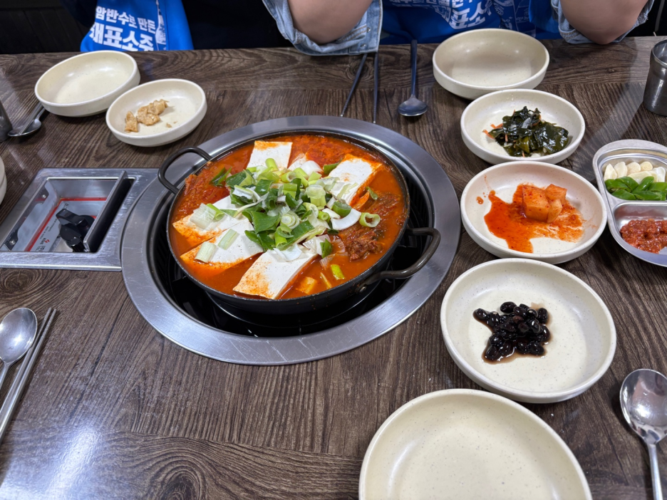킴스버거앤치킨 이미지