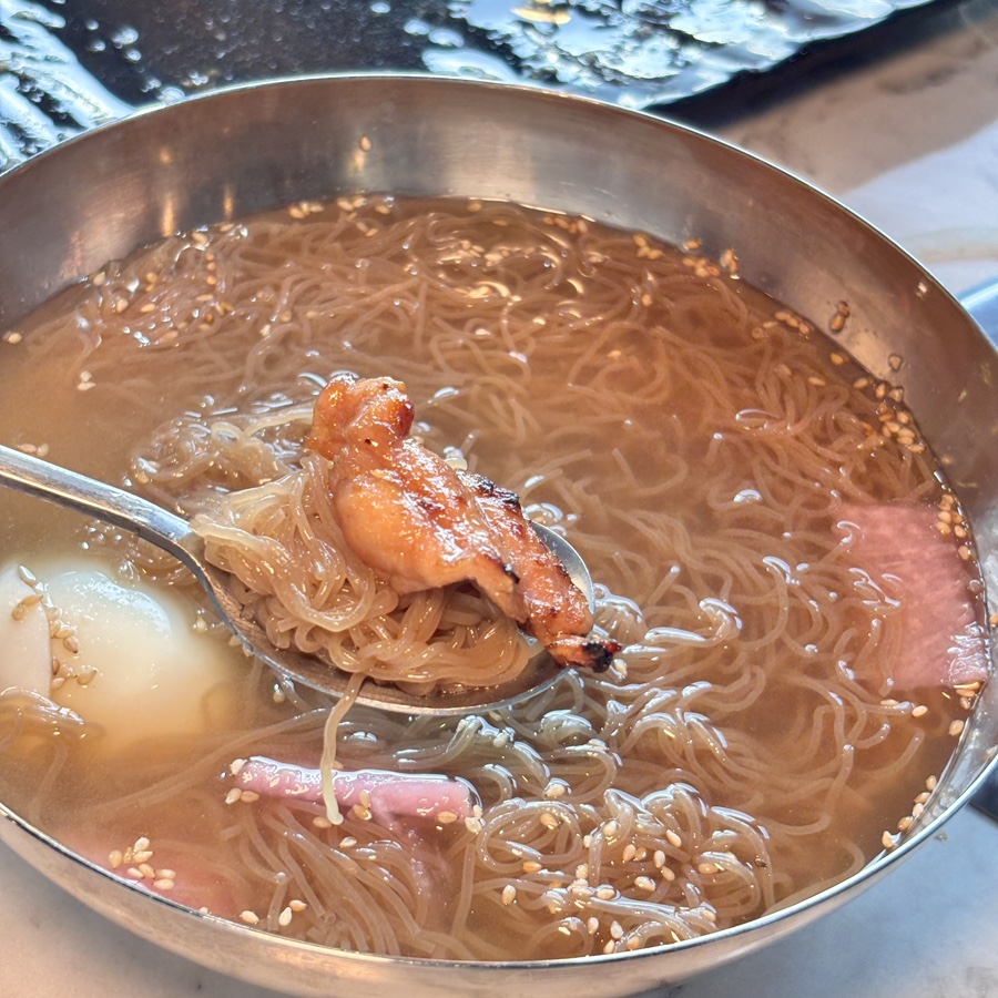 숯닭숯닭 속초점 (Sutdak Sutdak Sokcho-jeom) 8