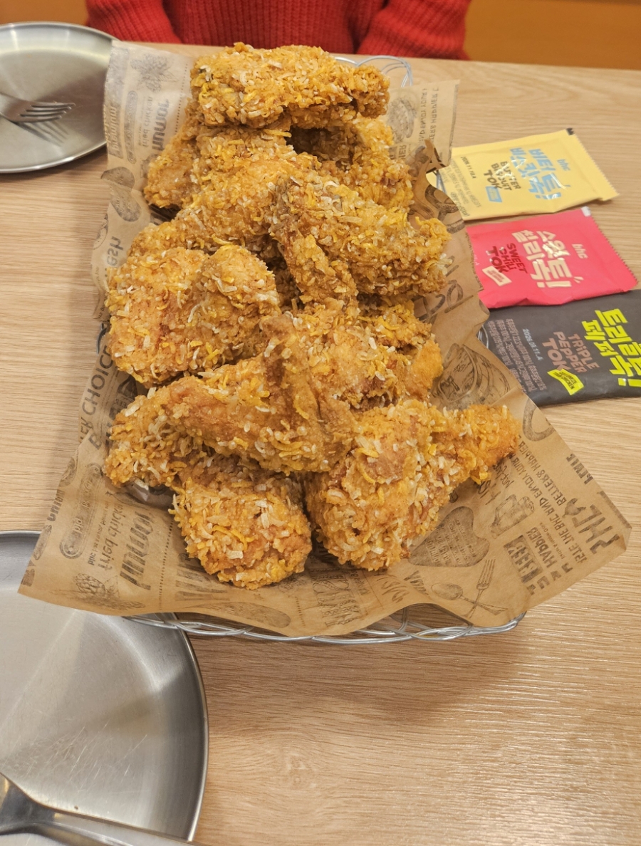 BHC치킨 속초조양점 9