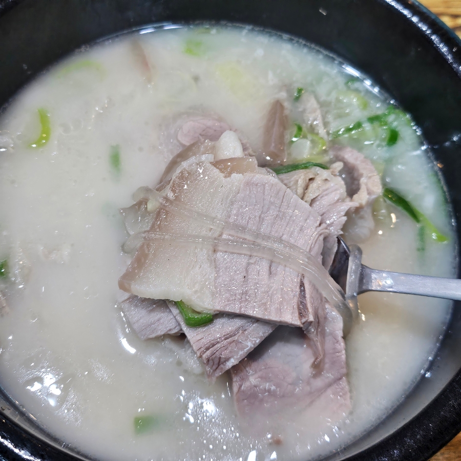 속초수육국밥 (Sokcho Suyuk Gukbap) 6