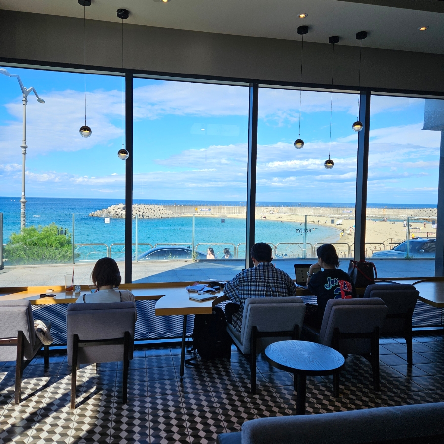 할리스 속초영랑해변DI점 (Hollys Sokcho Yeongnang Beach DI) 4