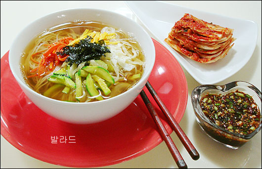 잔치국수 이미지